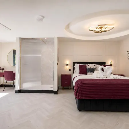 Holly Tree Luxury Апартаменты